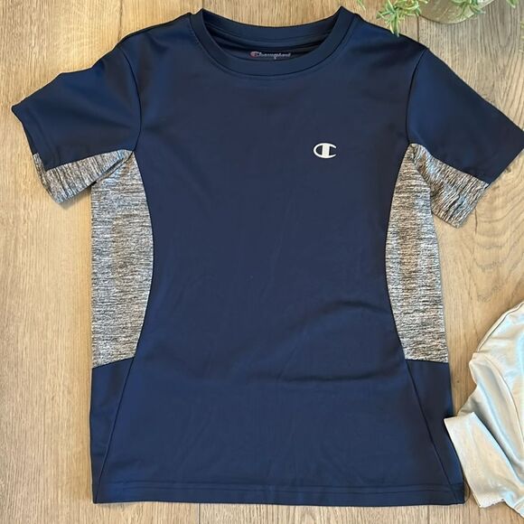 ((3 PIECE)) BOYS NIKE UNDER ARMOUR CHAMPION SHORT SLEEVE TEE BUNDLE SIZE SMALL - Picture 4 of 4